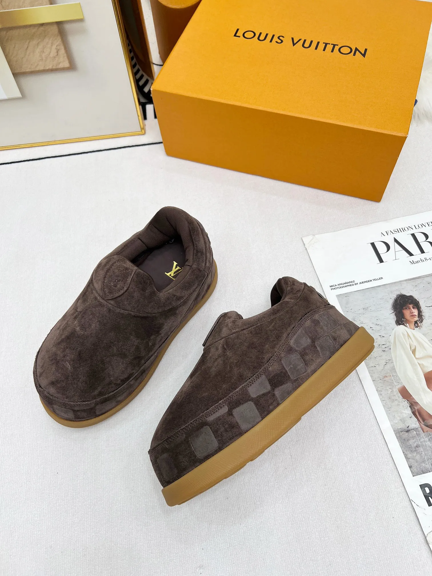 👟👟Ex-factory price 660👟👟 louis vuitton (Louis Vuitton/lv)🔍Autumn and winter~Ugly little chubby, new shoe style YETI🔥🔥🔥🔥 Super street-style bread shoes are here! ! ! Chubby is so cute~💞 What a great tool for showing off slim legs! The inner height is increased by 5 cm, the legs are longer and thinner, and the beef tendon bottom is super comfortable, suitable for couples 💞💞💞💞 Fabric: imported high mercerized ox velvet embossed craftsmanship Number of yards: 35-45 yards (46🉑custom-made, non-returnable)